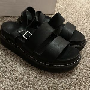 Platform black sandals - Madden girl